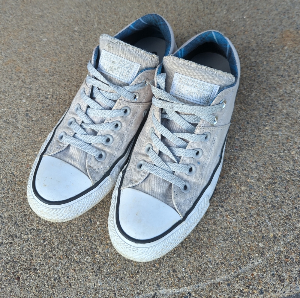 Low-top Converse